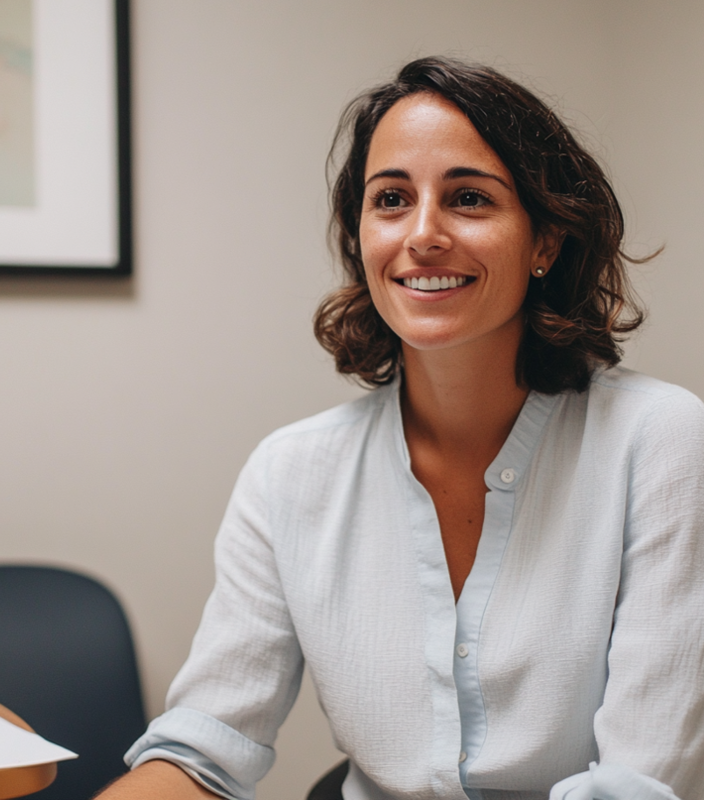 mujer mirando a la derecha mujer mirando a la derecha