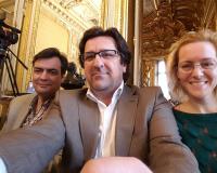 De izquierda a derecha del selfie, Víctor Núñez, Luis Miguel Belda y Paula Mellado 